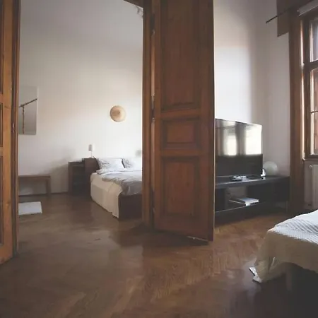 Spacious Luxury Designer Flat * Budapeste