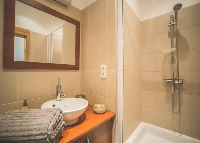 Spacious Luxury Designer Flat Appartement