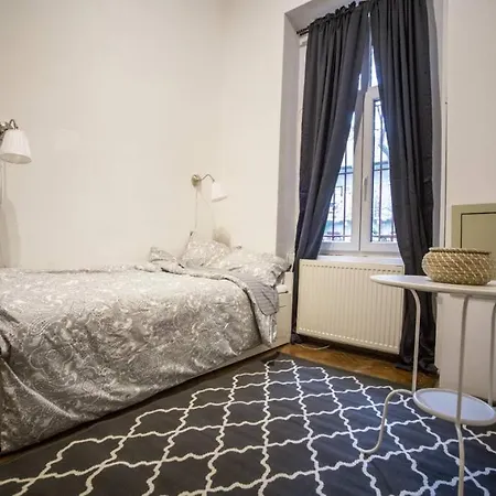 Spacious Luxury Designer Flat Lejlighed