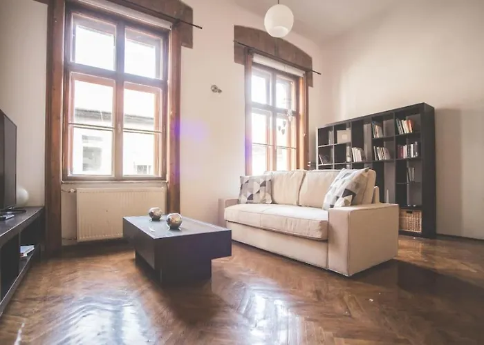 Spacious Luxury Designer Flat Apartament