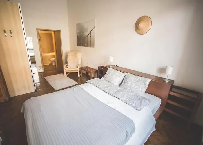 Spacious Luxury Designer Flat Budapesta