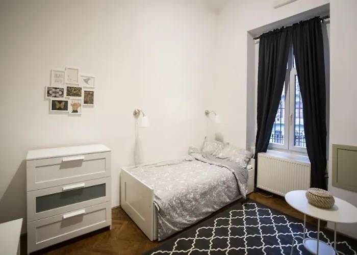 Spacious Luxury Designer Flat Budapesta