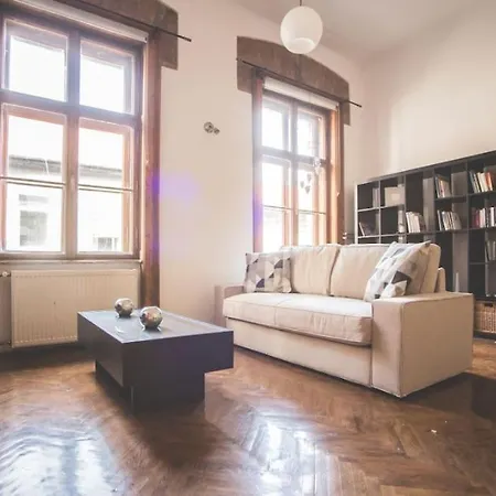 Spacious Luxury Designer Flat Apartamento